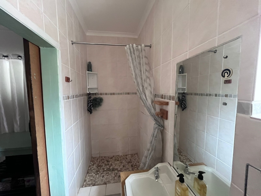 5 Bedroom Property for Sale in Rouxpark Western Cape